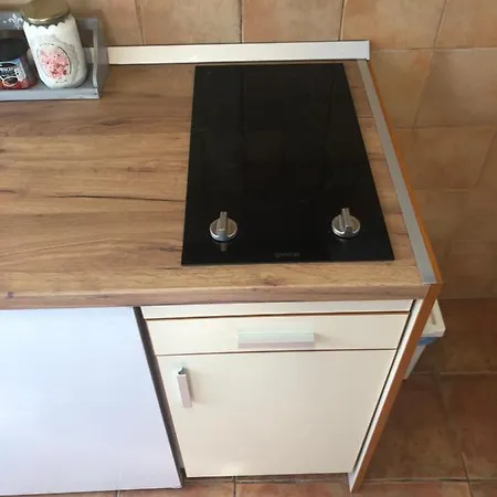 Garsonjera Zvezdara Διαμέρισμα